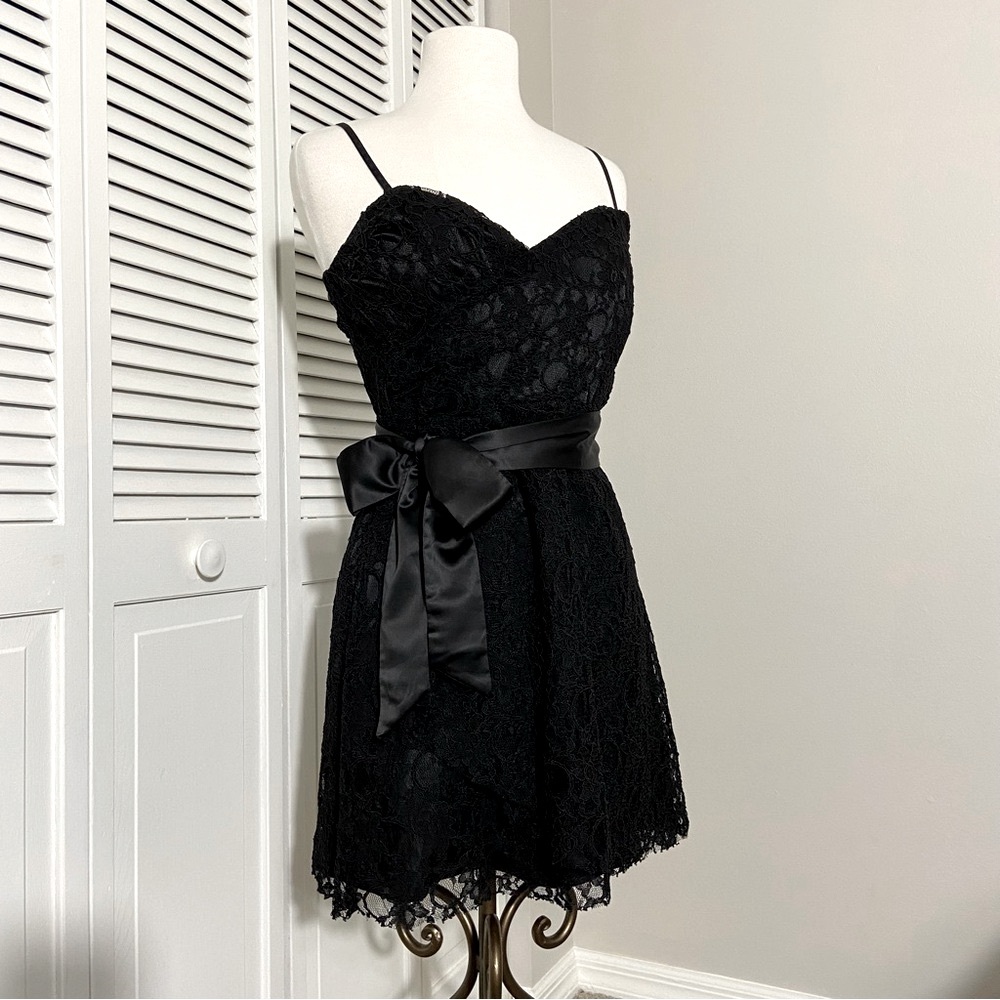 Express Black Layered Lace Strapless Cocktail Dress Size 4 Special Occasion Y2K